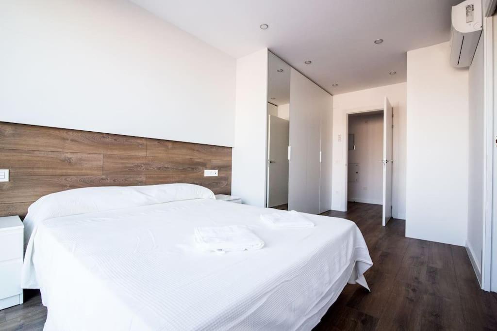 3-2 Apartamento De Diseno En El Centro De Reus Apartman Kültér fotó